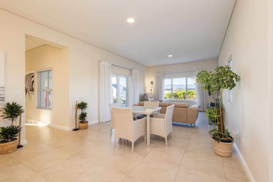 3 Bedroom Property for Sale in Baron View Western Cape